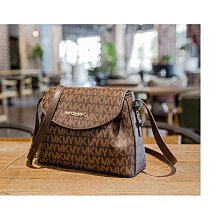 背包女士雙肩包2024新款女生設計感小眾書包大學生外出逛街手提包 歷史價格詳細信息