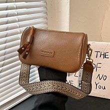 小眾頓女包包2023新款時尚手提單肩法棍腋下包高級質感枕頭包 歷史價格詳細信息