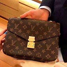 郵差包2024新款夏季真皮女包小眾設計高級感單肩包時尚通勤斜挎包【zero潮流屋】 歷史價格詳細信息