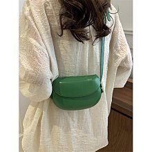 斜挎小包包女休閒百搭通勤包鏈條手拎包2023新款高級感秋冬單肩包 歷史價格詳細信息