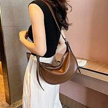 單肩腋下包女高級質感小眾輕奢通勤時尚百搭馬鞍包2023新款斜跨包 歷史價格詳細信息