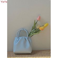 2024新款潮休閒百搭褶皺單肩斜挎包 大容量學生上課通懃託特包包女現貨-悅享樂購滿599免運 歷史價格詳細信息