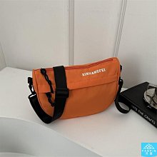 大容量餃子包斜挎包女2024款小衆設計新款街頭休閒運動風單肩包潮0831 RGCF-李李 韓國女裝 歷史價格詳細信息