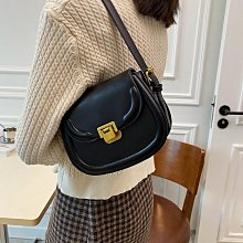 【現貨免運】包包女2022夏季時尚簡約小方包韓版翻蓋式中年媽媽包單肩斜挎包潮 歷史價格詳細信息