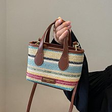 水桶包包女 韓版女用大包 大容量斜背包 2024新款潮韓國百搭女生大包 側包上班包 网红爆款单肩斜挎包 大托特包女肩背包 歷史價格詳細信息