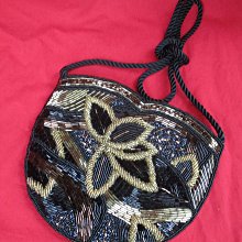 晚上外出安全發光跑步手臂帶 led運動手環夜跑騎行安全信號燈綁腿腕帶反光裝備戴上發光手臂環主動式的加強自身的安全夜跑手環 歷史價格詳細信息