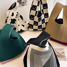 品牌女包月牙包2023洋派單肩斜挎包真皮休閒麻將包腋下包 歷史價格詳細信息