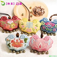 刺繡鎖扣鏈條包女2023夏季新款小眾設計圓筒包時尚單肩斜挎迷你包 歷史價格詳細信息