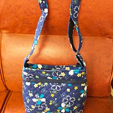 【異國滿屋】Hello kitty 斜背手機觸控包 手機包 斜背包（二手）九成新 歷史價格詳細信息