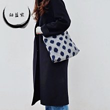 【鈷藍家】羊毛呢子斜背包秋冬厚實溫暖毛波點復古簡約單肩布包 價格比較,價格查詢,歷史價格詳細信息