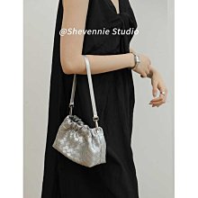 云朵包真皮女包包2024新款頭層牛皮鏈條餃子包單肩軟皮馬鞍斜挎包-zero潮流屋 歷史價格詳細信息