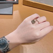 熱銷新款 H 小Q 雙排 梯方 戒指 明星大牌同款 歷史價格詳細信息