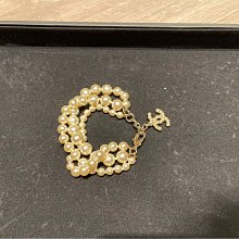 Chanel *珍珠荔枝皮*（卡包）手機殼????全新保存品；可自行diy貼上鏡子，加上長鍊！???? 歷史價格詳細信息