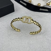 倉庫直銷#VivienneWestwood 薇薇安 長條黑色烤漆字母MANIA土星鑰匙扣鎖匙圈--F8012 歷史價格詳細信息