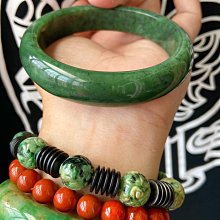 天然和闐玉碧玉單圈手串翡翠紅蓮花單珠  卡6  辣陽綠色，光 歷史價格詳細信息