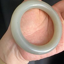 新疆青花籽料手鐲，內徑56.5，條寬21.5，輪胎臂，看著厚 歷史價格詳細信息