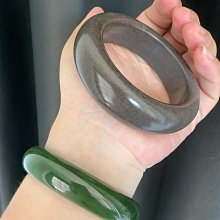 ～新疆青玉籽滿皮正裝手鐲 ～帶棉漏出  這塊料子除了帶微棉沒 歷史價格詳細信息