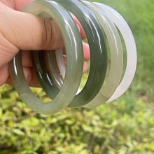 和田玉晴水手鐲玉鐲子女款特價天然湖水綠手鐲玉石冰種真玉鐲。 歷史價格詳細信息