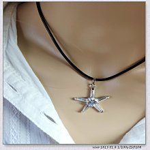 *真歸me*  時尚音符美鑽墜子 (附贈皮鍊*1) 鈦金 難得的平價精品 買到賺到 母親節 情人節 生日禮物 歷史價格詳細信息