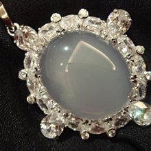 全新從未戴過的 奧地利水晶造型手鍊，很美的五顏六色！低價起標無底價！本商品免運費！ 歷史價格詳細信息