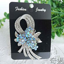 奇遇飾品 藍色水晶胸針 高級仿珍珠 搭配大衣洋裝 歐美時尚精品 做工細緻 典雅高尚 宴會精品 歷史價格詳細信息