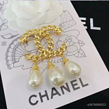 【日本二手】CHANEL/香奈兒 chanel字母徽標金色樹脂珍珠優雅胸針 可噹髮夾 歷史價格詳細信息