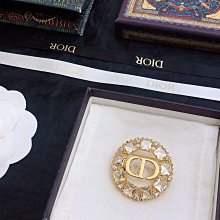 熱銷新款 新品字母胸針 胸花 重工別針明星大牌同款首飾潮品妖精 歷史價格詳細信息