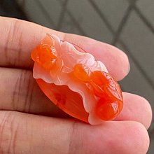 天然俏色紅兔毛吊墜，雕刻財神，規格：44*25*12mm。重 歷史價格詳細信息