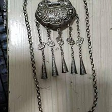 老銀鎖，百歲鎖，左右長3厘，重3.5克，包漿自然，包老 古玩 老物件 舊藏 -3657 歷史價格詳細信息