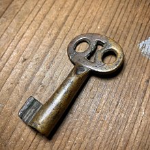 古董鐘鑰匙發條鑰匙  古董機械鐘鑰匙==寄萊爾富=運費30元，限萊爾富 歷史價格詳細信息