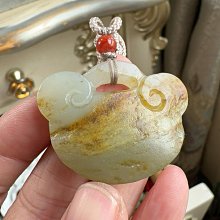 新疆和闐玉籽料如意吊墜掛件。手工雕刻暖白籽料，大開門滿背灑金 歷史價格詳細信息