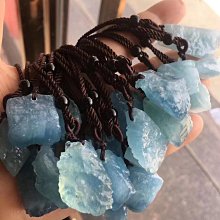 一個隨形和闐玉冰底翠青魚鐲40106 歷史價格詳細信息