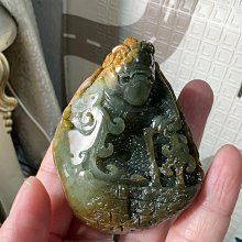 新疆和闐玉雕刻件吊墜掛件手把件擺件。手工雕刻青花籽料，大開門 歷史價格詳細信息