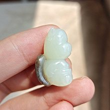 天然和田玉/和闐玉-俄料白玉海藍寶平安扣人造粉珊瑚設計多圈手串s 歷史價格詳細信息