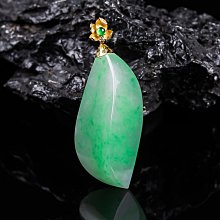 天然翡翠A貨，k金扣鑲嵌冰種佛公項鍊吊墜掛件玉墜鎖骨墜室外陽臺自然光，原相機實拍，無美顏！ 歷史價格詳細信息