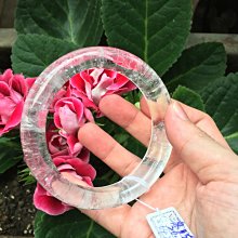 AAA+天然白水晶手珠～窄版～《沁20款》，手圍18.5號，手鐲內圓直徑=內徑58mm寬12厚6mm，細細秀氣版型！純天然水晶值得珍藏！白水晶手鍊｛熊寶貝珠寶｝ 歷史價格詳細信息