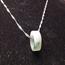 天然翡翠吊墜 緬甸 A貨  冰種  飄花 路路通  吊墜 無紋 無裂 (18K金鏈)105 歷史價格詳細信息