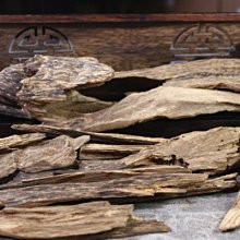 沉片【和義沉香】 《編號K019》正老貨沉香 玩家級數 可遇不可求的高油質加里萬丹沉片 歷史價格詳細信息