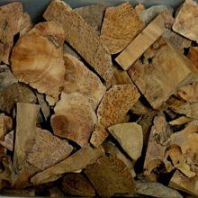 [福田工藝]檀香釘仔瘤閃花水磨聞香念珠佛珠[沈水級]油脂豐厚氣味芳醇16mm13子[檀香釘5] 歷史價格詳細信息