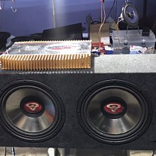 售 雙12主動式重低音 含電容   原廠配的擴大機很夠力 很蹦  長89寬30高37  售3800物品在湖口交流道附近可面交測試 歷史價格詳細信息