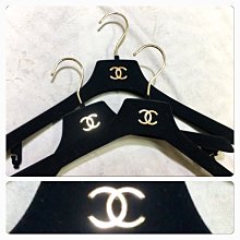 Chanel 精品絨布衣架 專櫃真品 金色CC Logo （2） 歷史價格詳細信息