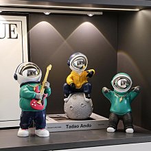 太空人客廳裝飾品擺件輕奢太空人燈電視櫃旁大型落地喬遷新居維維 歷史價格詳細信息