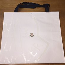 MONCLER 法國頂級 一線紅標 薄羽絨 輕薄 保暖 象牙白 高尚 典雅 時尚 義大利製造 原價67000 歷史價格詳細信息