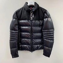 MONCLER 女款 左臂品牌LOGO 拉鍊運動外套 紅色 現貨在台 義大利正品代購 歐洲代購 台北實體店家安心購 歷史價格詳細信息