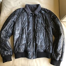 [品味人生]保證正品 Dolce & Gabbana  白底黑邊 背心 size  50 歷史價格詳細信息