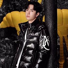 羽靈動創想魔幻陀螺5代兒童坨螺玩具對戰摩托車夢幻發光拉線戰鬥盤4 歷史價格詳細信息