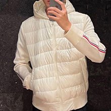 Moncler 棉質 翻領 POLO衫 經典logo 款。黑 / 白 任選 歷史價格詳細信息