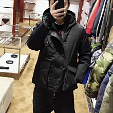 Moncler 高顏值polo衫 上衣 帥氣好氣質 版型配色設計都非常優秀有型 Mon徽標男士翻領Polo衫短袖T恤 歷史價格詳細信息