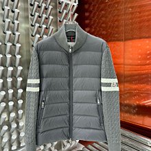 Moncler 高顏值polo衫 上衣 帥氣好氣質 版型配色設計都非常優秀有型 Mon徽標男士翻領Polo衫短袖T恤 歷史價格詳細信息