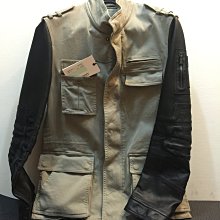 NEIL BARRETT 褐綠色V領英文字T恤     原價   14200      特價 6900 歷史價格詳細信息